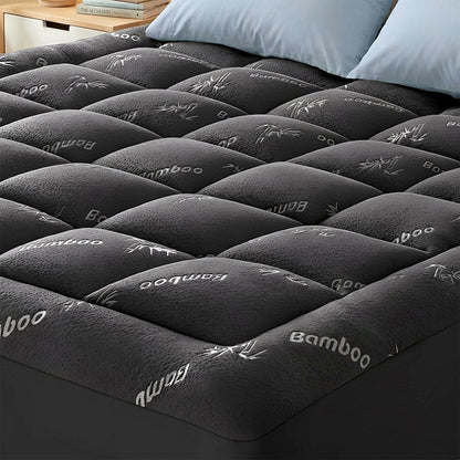 🛏️ 50% OFF! ✨ Bamboo Viscose Mattress Protector – Quilted, deep pockets & pressure-relieving ✨