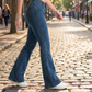 👖 50% OFF NOW! ✨ Women's Classic Slim Fit Stretch Flare Jeans – Micro-flare & vertical seams – Retro style with comfort stretch – perfect for daily or dressed-up looks 💙🌸